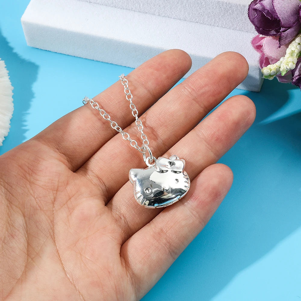 Y2K Hello Kitty Sanrio Pearl Chain Necklace - Image 3